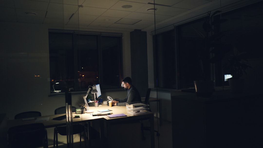 Heldere werkplaats verlichting maakt elk klusje veiliger en makkelijker
