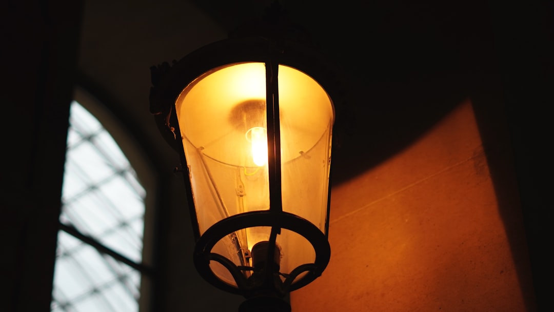 De perfecte hoogte voor een lamp boven de eettafel